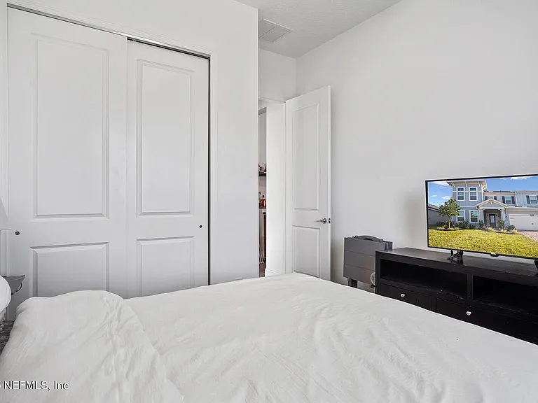 181 Oaklawn Ct — Photo 11