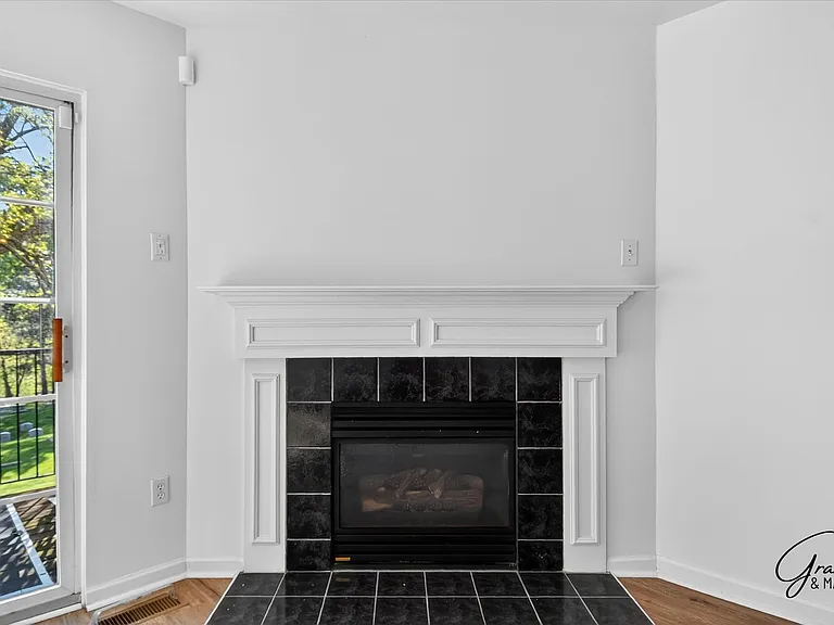 1348 Village Dr — Photo 7