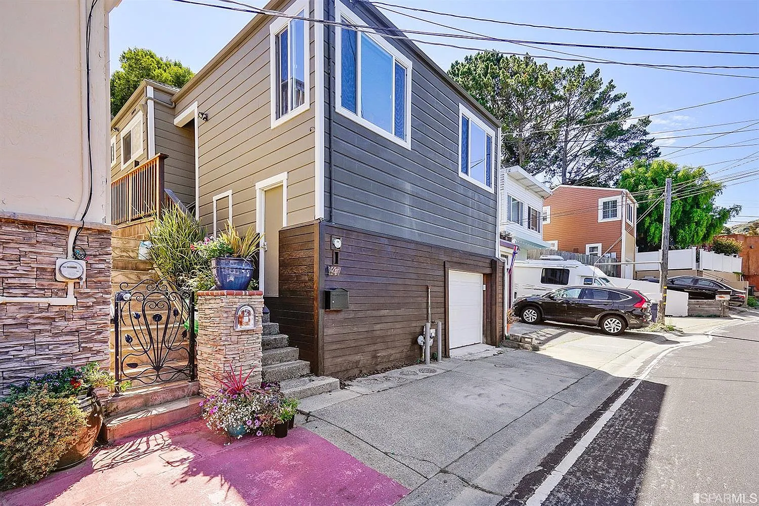 147 Santa Clara St photo 1