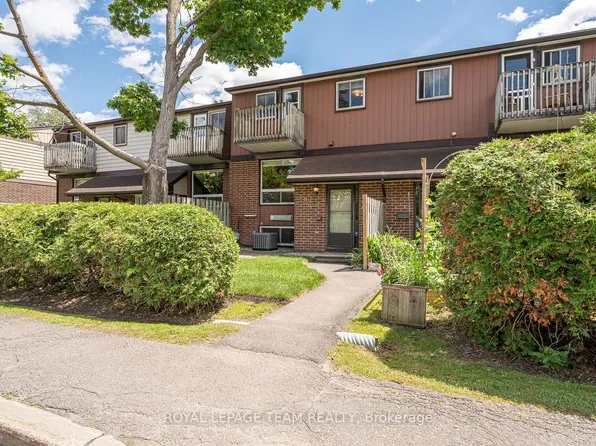 402 Montfort St #7, Ottawa, ON K1L 8G7