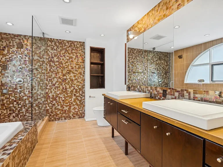 2910 N Commonwealth Ave #3 — Photo 14