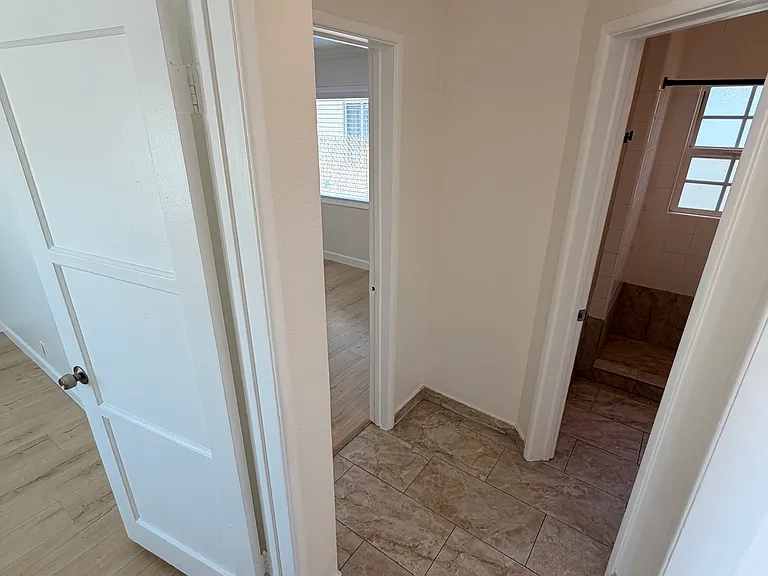 9105 Margaret St — Photo 12