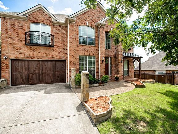 2nd image of 3709 Landmark Dr