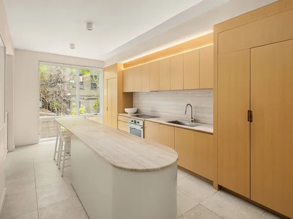 575A Leonard St #1, Brooklyn, NY 11222