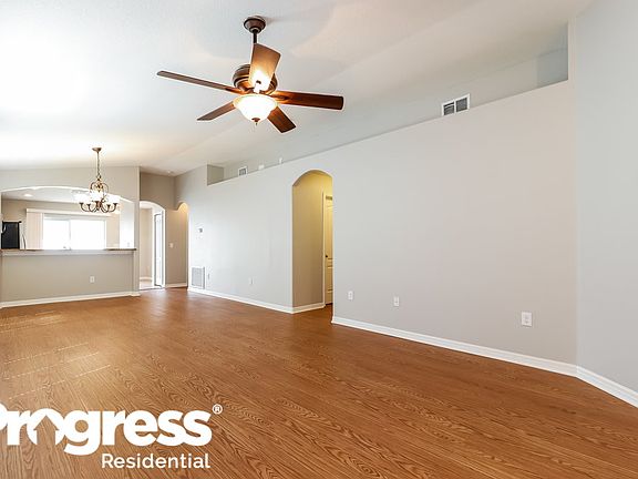 3rd image of 1013 Seminole Sky Dr
