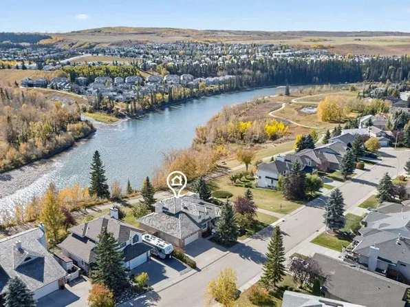 38 N West Mitford Cres, Cochrane, AB T4C 1L1