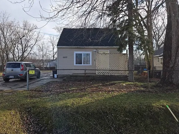 3237 Whitney Ave, Flint, MI 48532