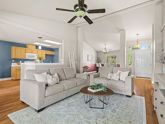 4th image of 3177 Dartford Dr