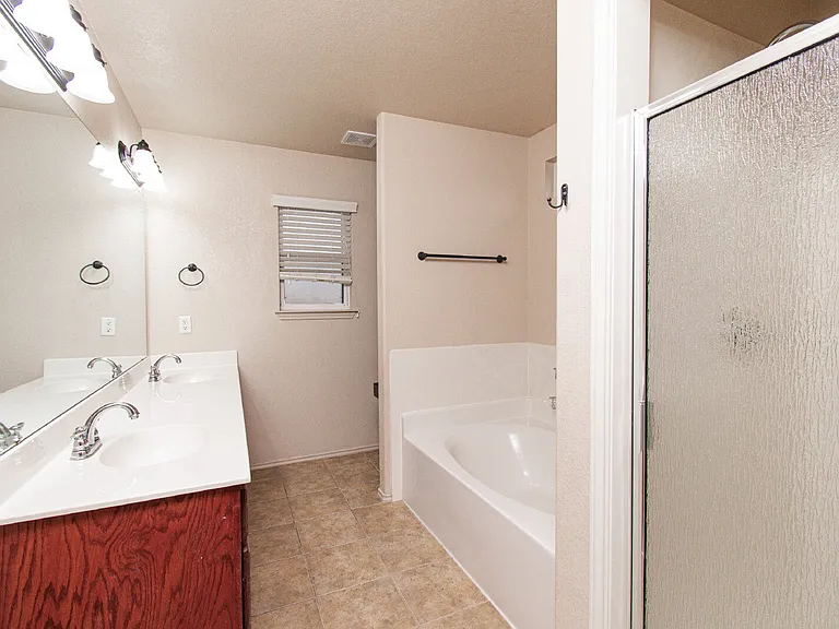 3200 Alamocitos Creek Dr — Photo 11
