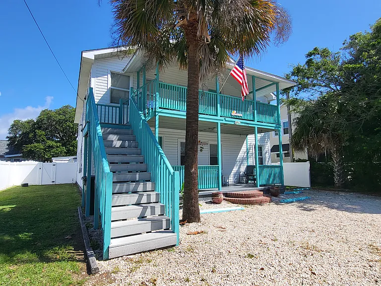 1420 Holly Driveunit B — Photo 1