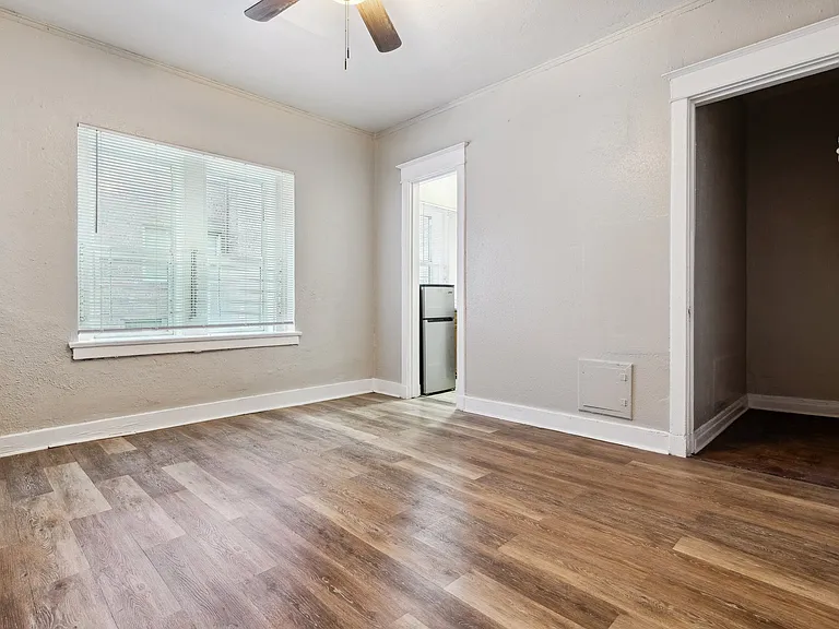 1235 Washington St — Photo 8