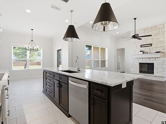 5th image of 158 Forest View Dr