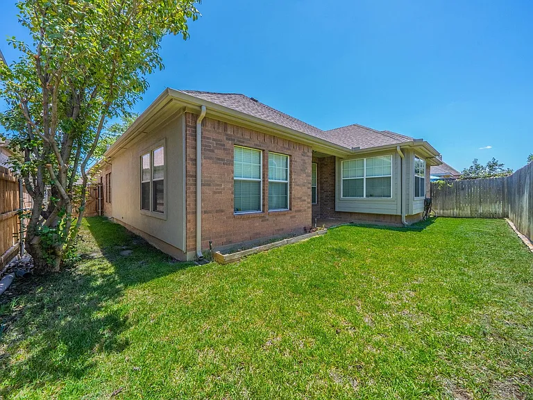 1717 Lake Eden Dr — Photo 23