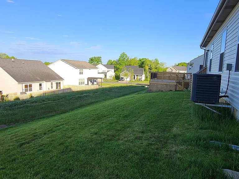 1036 Autumn Crest Ln — Photo 28