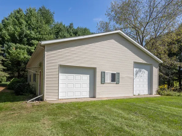 425 Walden Dr, Otsego, MI 49078