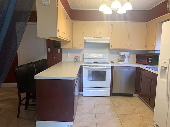 5th image of 9690 Landis Dr