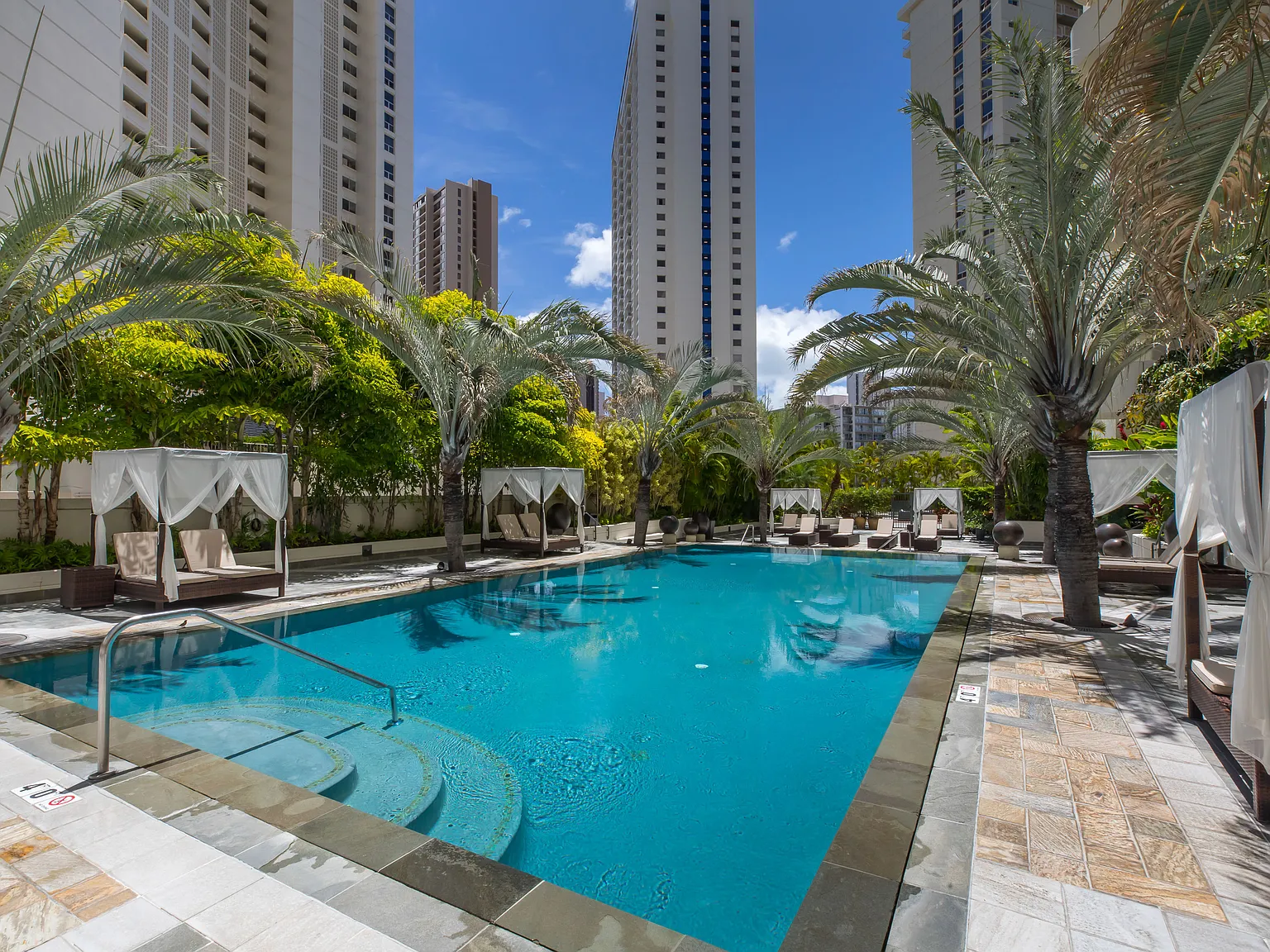 2 bed, 1057 sqft, $4,800 — Photo 2