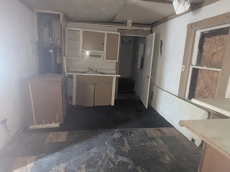 1714 S Lydia Ave — Photo 7