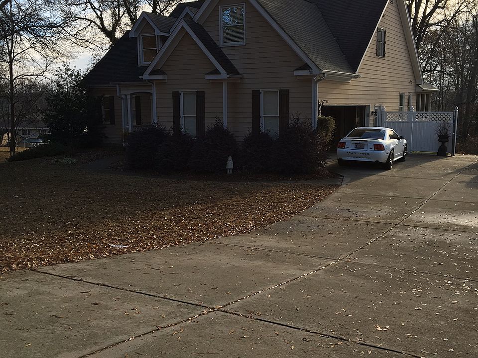 2nd image of 379 Peevy St