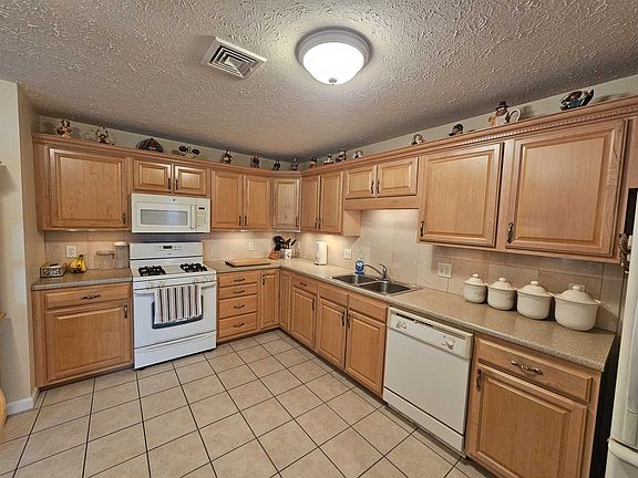 5th image of 16 James Street #305