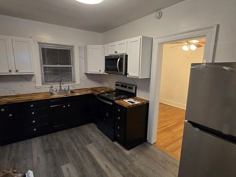 12 Sharaf St #4 — Photo 1