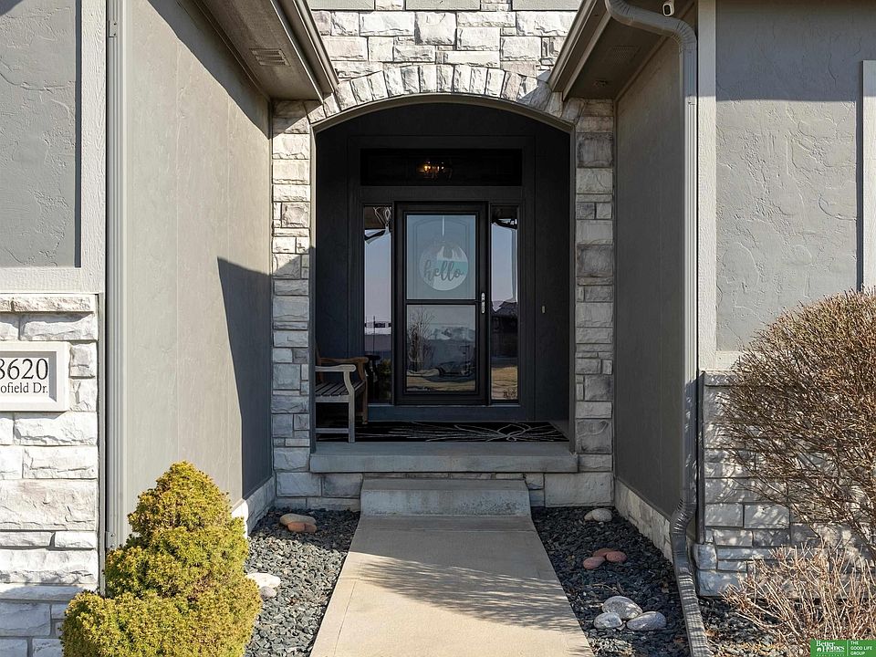 18620 Schofield Dr, Omaha, NE 68136 | Zillow