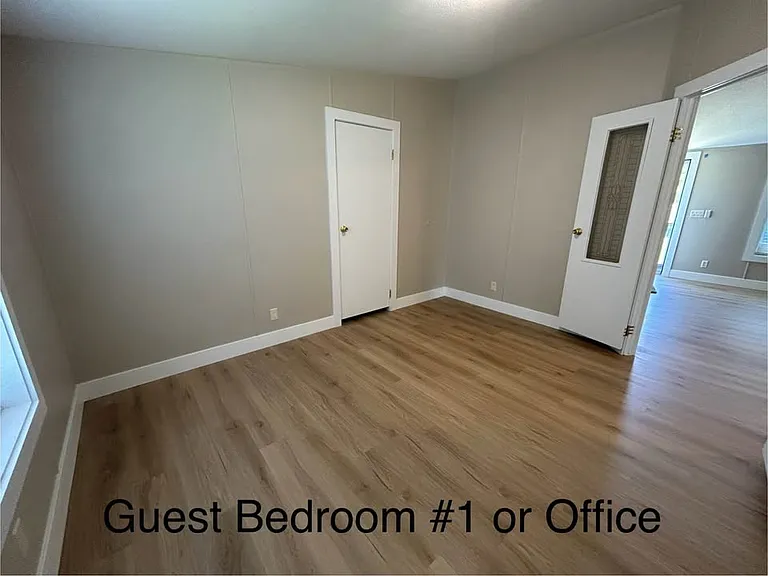 852 Charles Rd — Photo 37