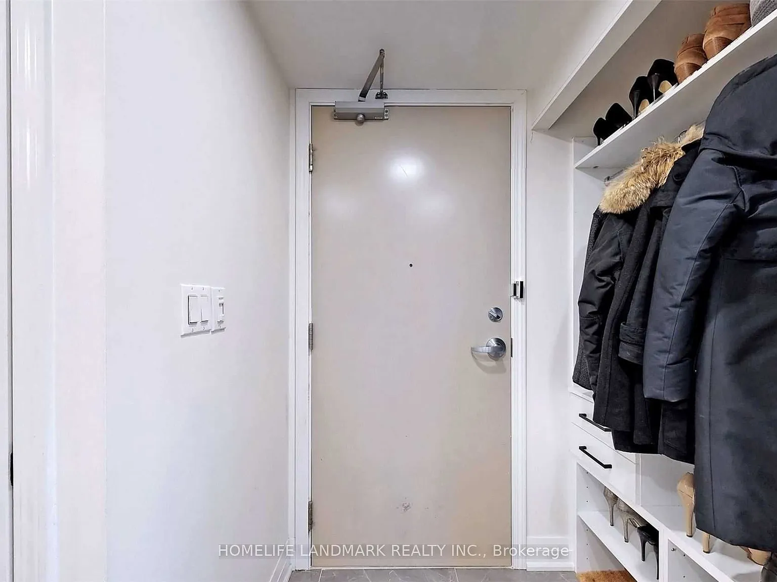 3 bed, $3,200 — Photo 2