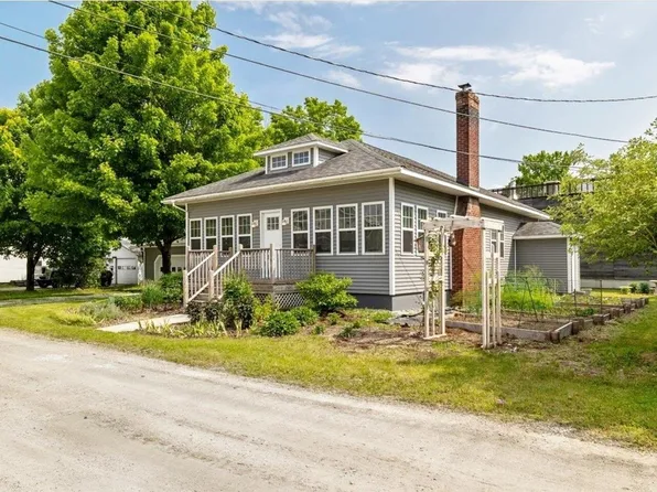 16 Depot Street, Enosburg, VT 05450