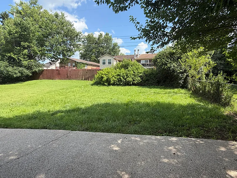 3230 Aqueduct Dr #B — Photo 16