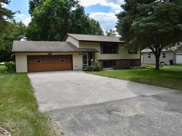 838 5th St, Ocheyedan, IA 51354