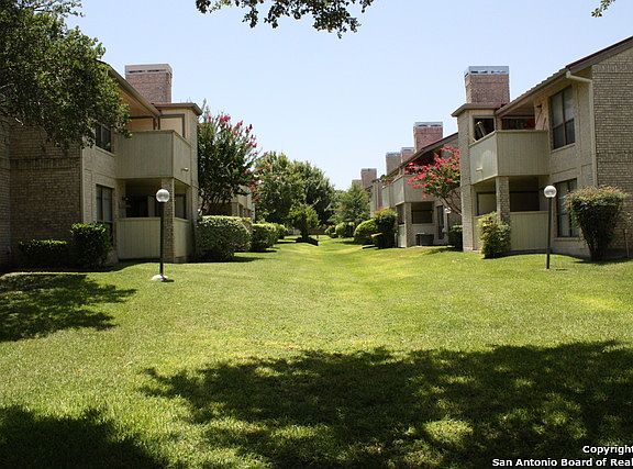 3rd image of 11843 Braesview APT 1510R