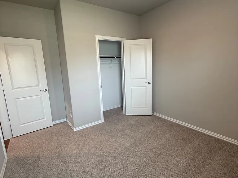3806 High Valley Dr — Photo 12