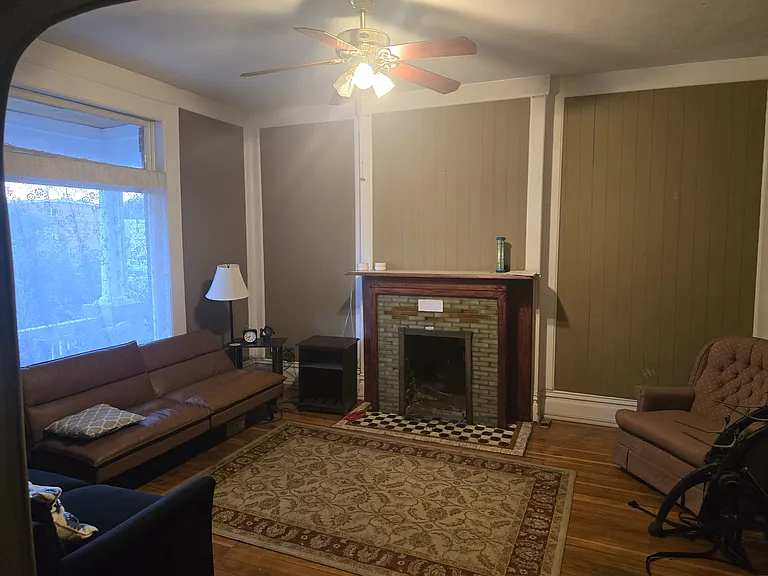 839 E 200 S — Photo 2