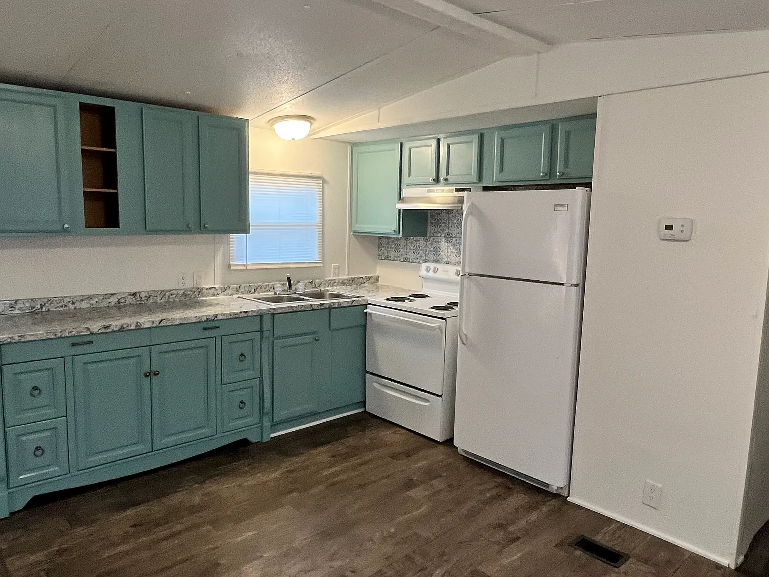 211 Sunset St NW — Photo 4
