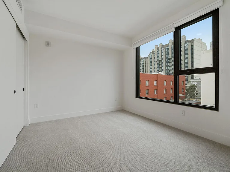 719 Larkin St #503 — Photo 7