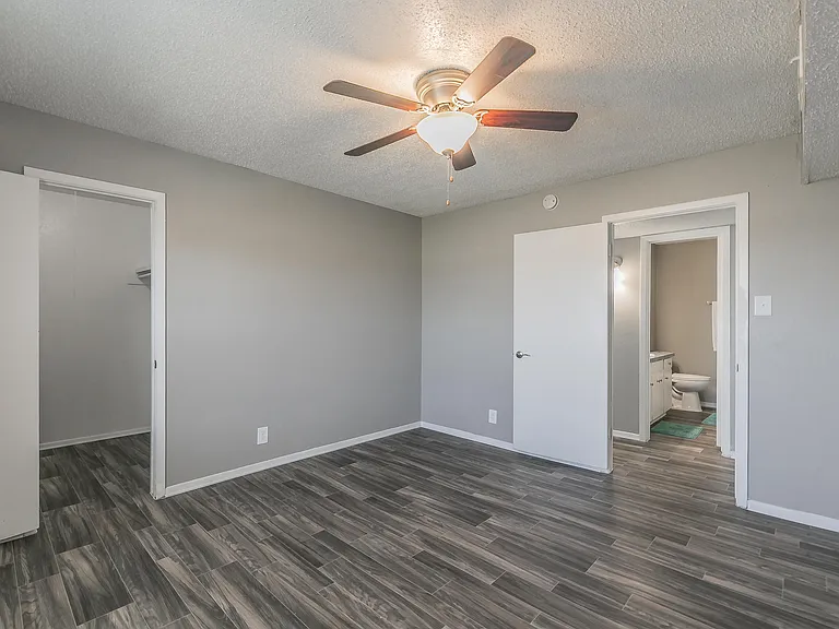 Davis Park Apartments — Photo 49