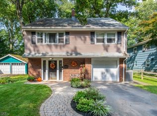 29 Edgewood Rd, Ringwood, NJ 07456