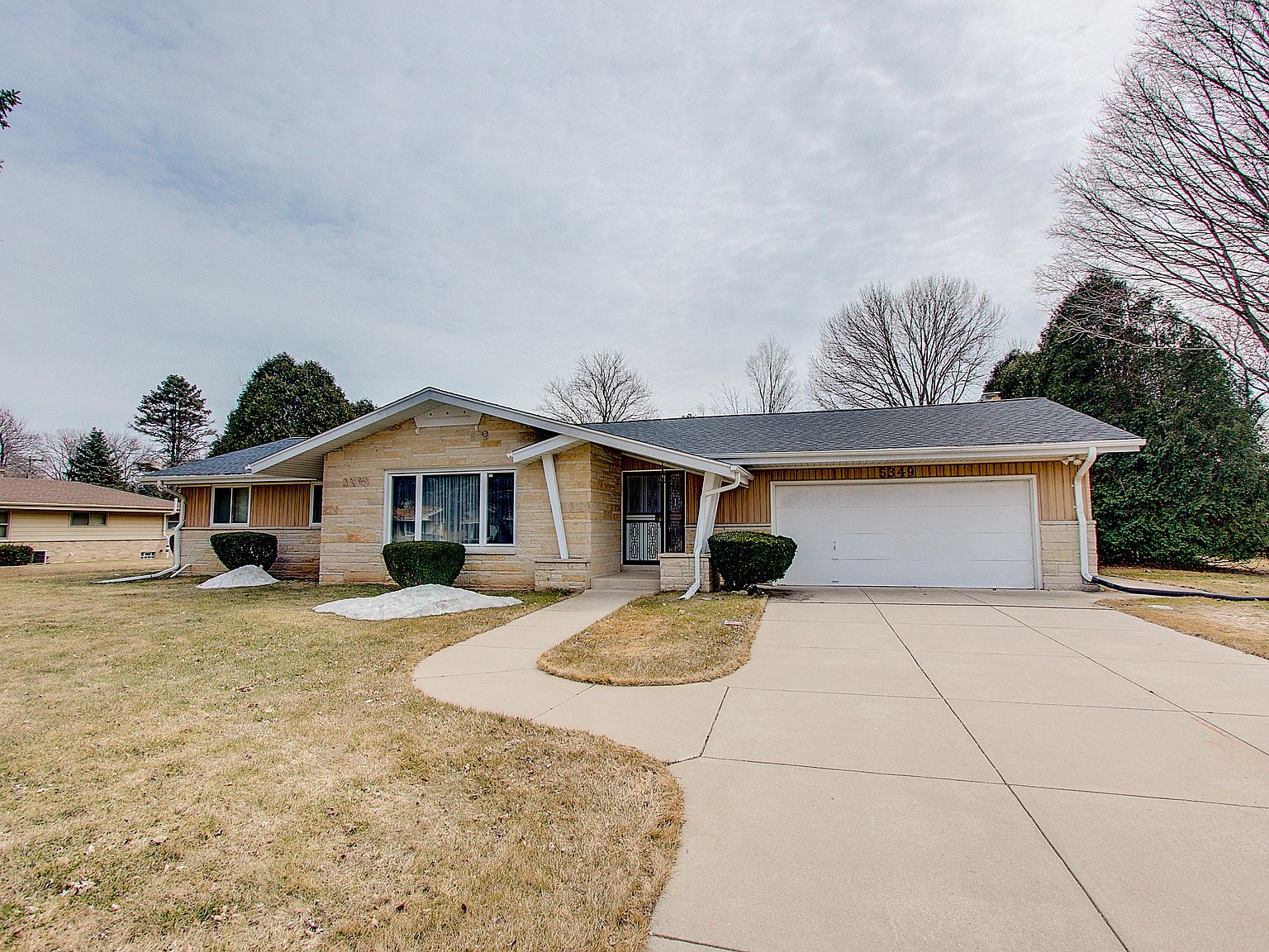 5349 W Silverleaf Ln, Brown Deer, WI 53223 Zillow