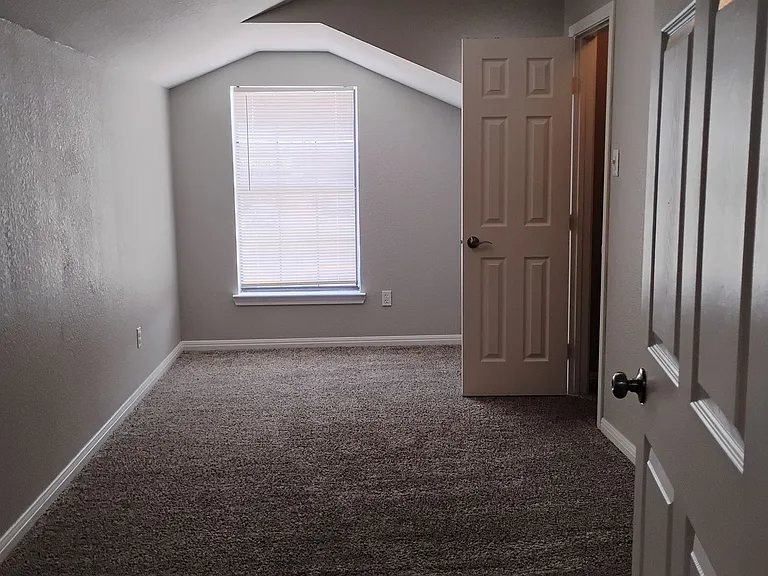Lacy Loft — Photo 32