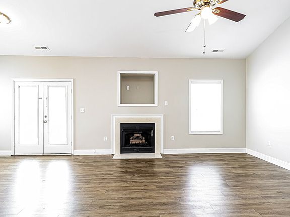 4th image of 1432 Standish Dr