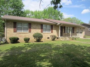 112 Noblett Ave, Fayetteville, TN 37334