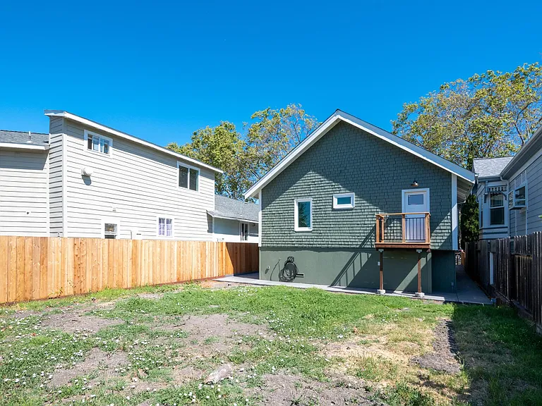 1308 Alcatraz Ave — Photo 13