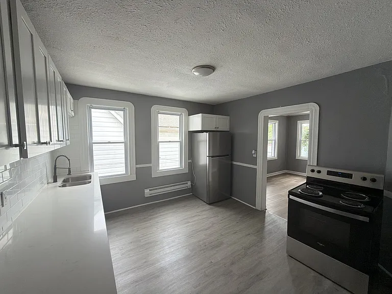 4144 Hyde Ave — Photo 7
