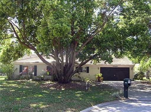 1st image of 10449 Kingbrook Ln