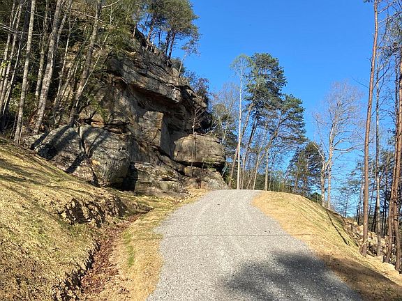 3rd image of 974 Cliffs Edge Rd