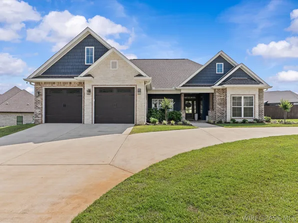 359 Lakes Dr, Enterprise, AL 36330