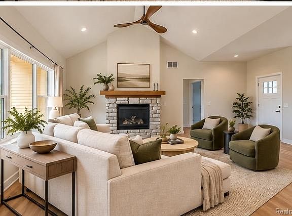4th image of 2878 Clivedon Rd