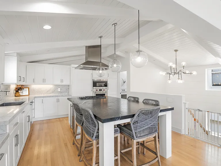 445 Marine Ave — Photo 8
