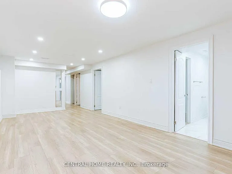 47 Sherwood Forest Dr #BASEMENT — Photo 6